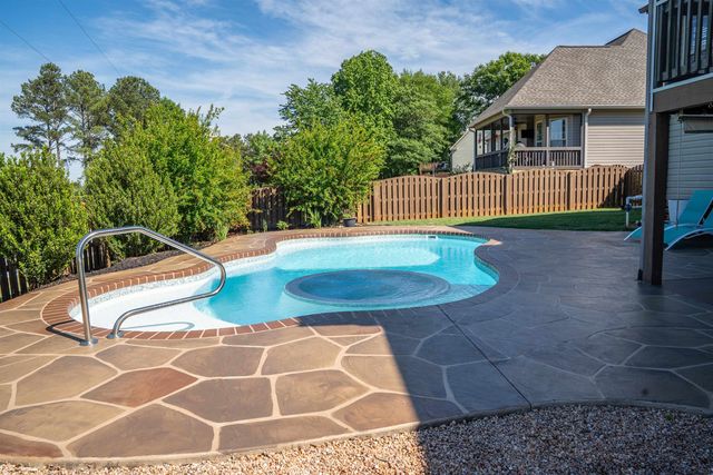 310 War Emblem Drive, Boiling Springs, SC 29316