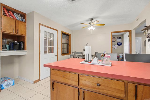 107 S West St., Letona, AR 72085