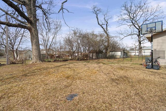 107 S West St., Letona, AR 72085