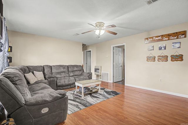 107 S West St., Letona, AR 72085