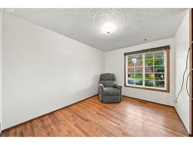 13236 Ne SHAVER St, Portland, OR 97230