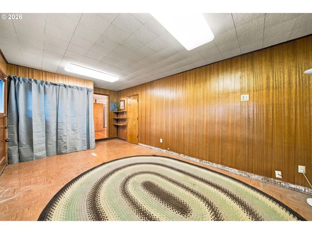13236 Ne SHAVER St, Portland, OR 97230