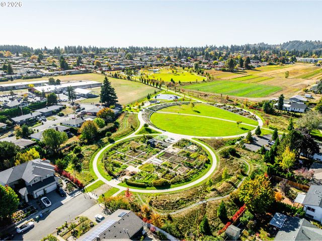 13236 Ne SHAVER St, Portland, OR 97230