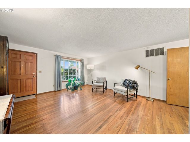 13236 Ne SHAVER St, Portland, OR 97230