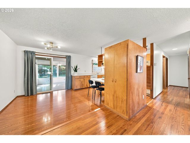 13236 Ne SHAVER St, Portland, OR 97230