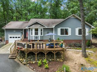 3707 Lindsey Lane, Guntersville, AL 35976