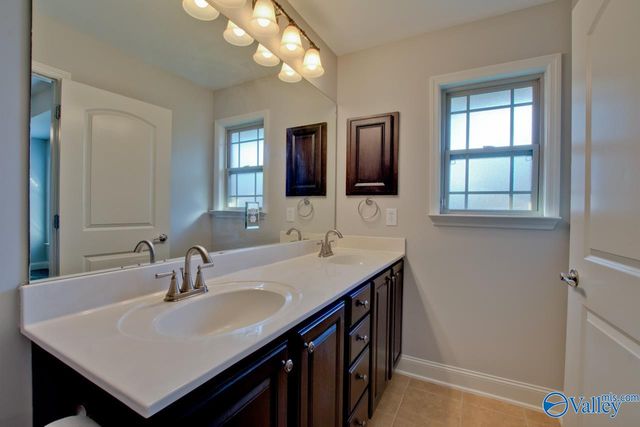 5039 Montauk Trail SE, Owens Cross Roads, AL 35763