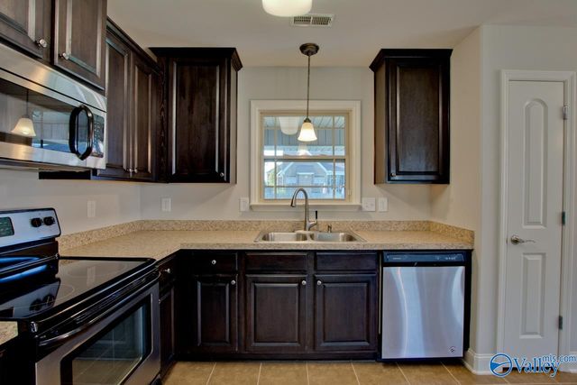 5039 Montauk Trail SE, Owens Cross Roads, AL 35763