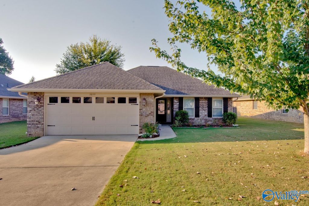 5039 Montauk Trail SE, Owens Cross Roads, AL 35763