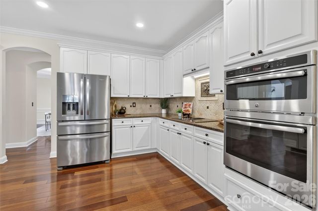 3400 Twelve Oaks Place, Charlotte, NC 28270