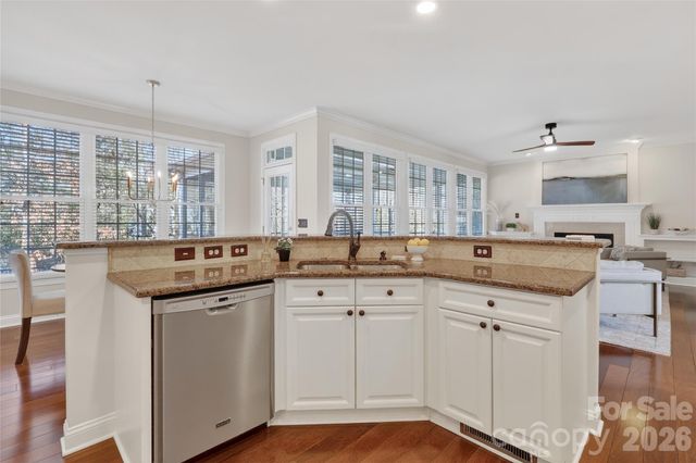 3400 Twelve Oaks Place, Charlotte, NC 28270
