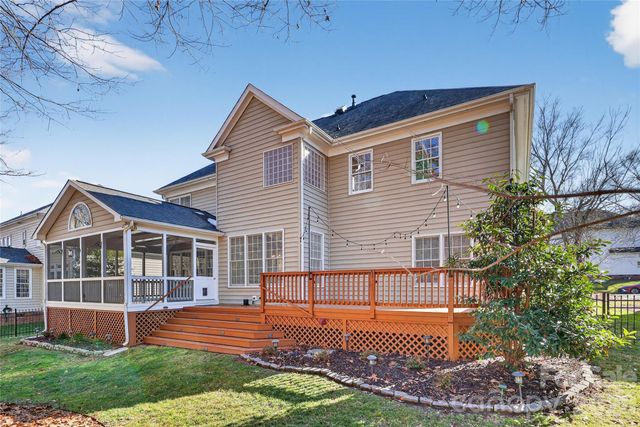 3400 Twelve Oaks Place, Charlotte, NC 28270