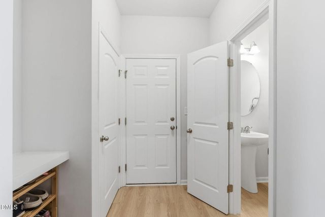 60 Robertson Stable Lane, Zebulon, NC 27597