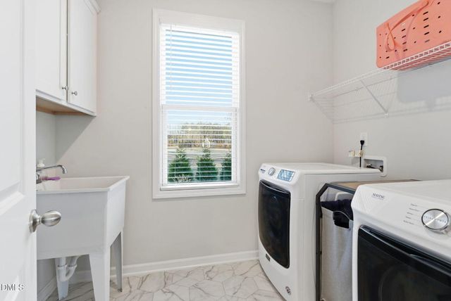 60 Robertson Stable Lane, Zebulon, NC 27597