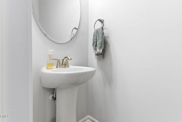 60 Robertson Stable Lane, Zebulon, NC 27597