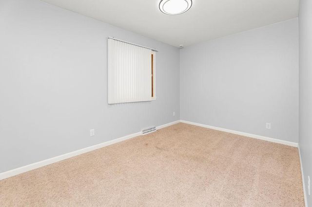 105 8th Avenue E, West Fargo, ND 58078