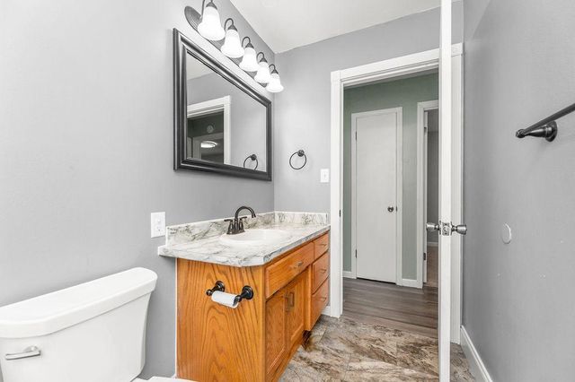105 8th Avenue E, West Fargo, ND 58078