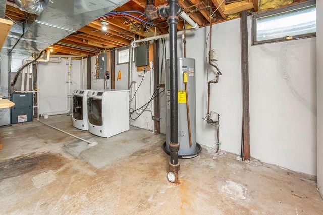 105 8th Avenue E, West Fargo, ND 58078