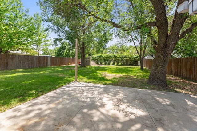 105 8th Avenue E, West Fargo, ND 58078