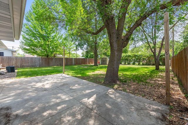 105 8th Avenue E, West Fargo, ND 58078