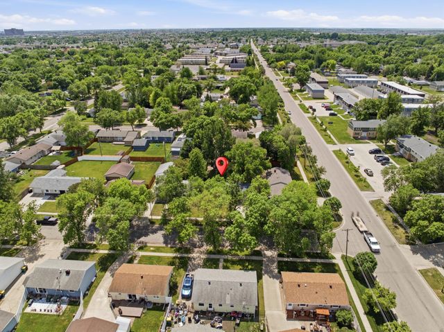 105 8th Avenue E, West Fargo, ND 58078