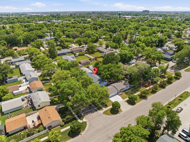 105 8th Avenue E, West Fargo, ND 58078