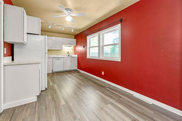 105 8th Avenue E, West Fargo, ND 58078
