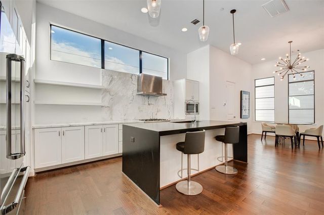 4515 Graustark Street, Houston, TX 77006