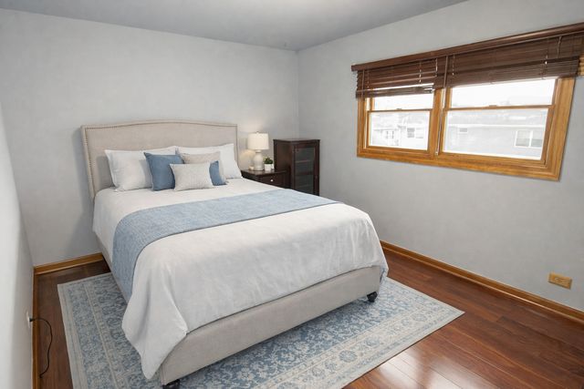 862 Omaha Court, Carol Stream, IL 60188