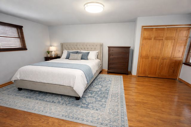 862 Omaha Court, Carol Stream, IL 60188