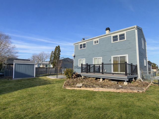 862 Omaha Court, Carol Stream, IL 60188