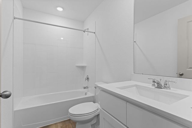 1009 Bluegill Drive, Alvin, TX 77511