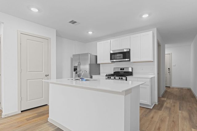 1009 Bluegill Drive, Alvin, TX 77511