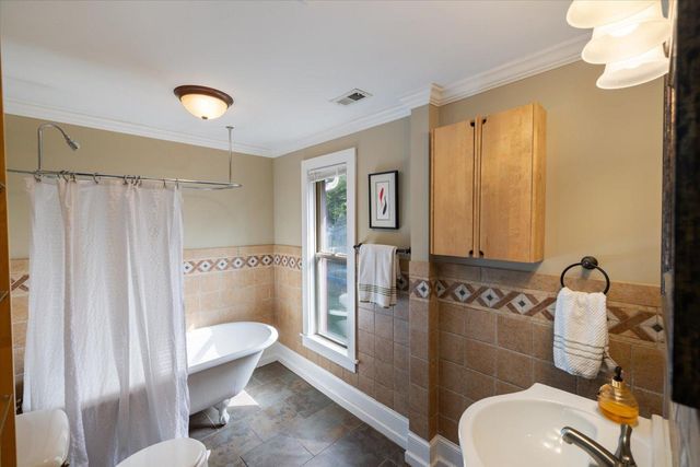 1001 26th Avenue NE, Minneapolis, MN 55418