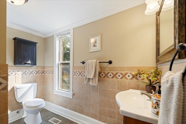 1001 26th Avenue NE, Minneapolis, MN 55418