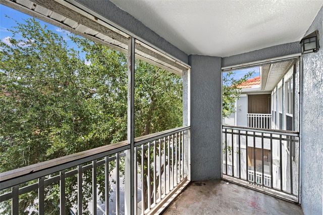 18001 RICHMOND PLACE DRIVE 136, Tampa, FL 33647