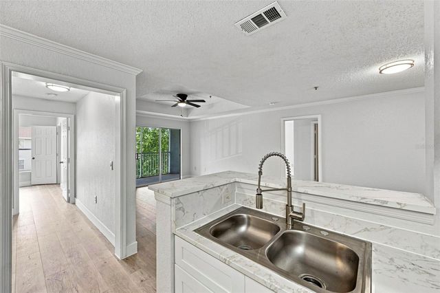 18001 RICHMOND PLACE DRIVE 136, Tampa, FL 33647