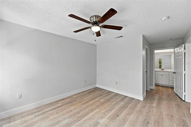 18001 RICHMOND PLACE DRIVE 136, Tampa, FL 33647