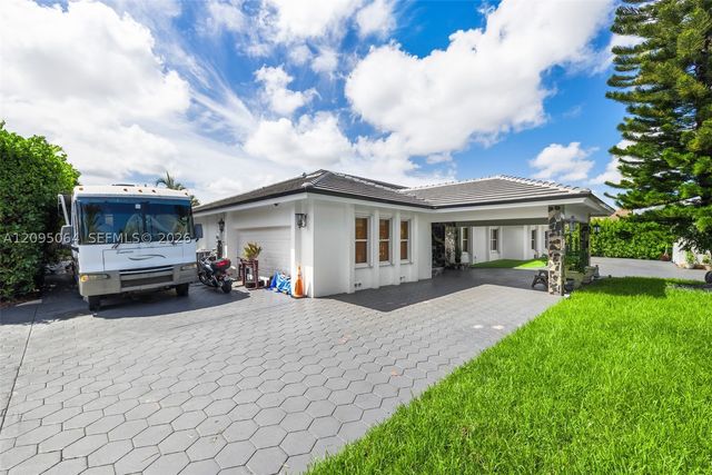 11000 SW 32nd St, Miami, FL 33165