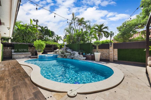 11000 SW 32nd St, Miami, FL 33165