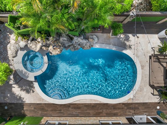 11000 SW 32nd St, Miami, FL 33165