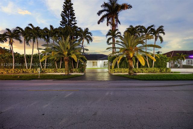 11000 SW 32nd St, Miami, FL 33165
