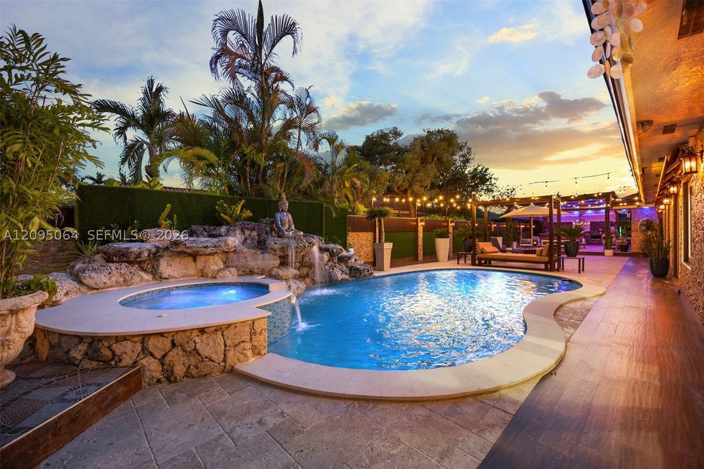 11000 SW 32nd St, Miami, FL 33165