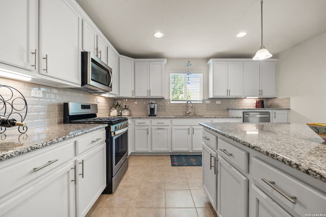 3311 BLOSSOM ROW, San Antonio, TX 78253