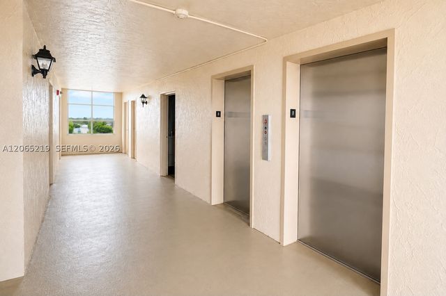 250 Jacaranda Dr 805, Plantation, FL 33324
