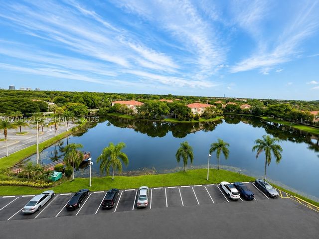 250 Jacaranda Dr 805, Plantation, FL 33324