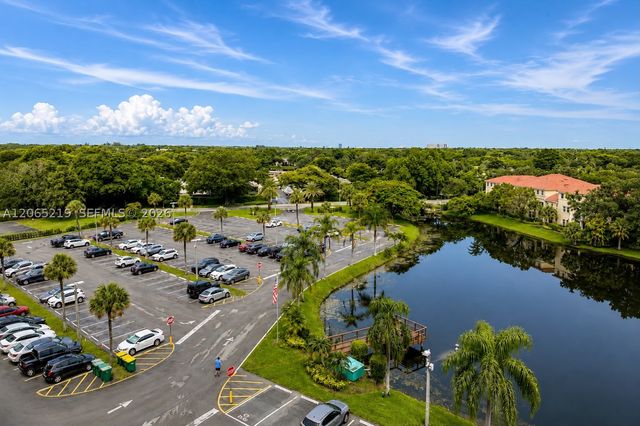 250 Jacaranda Dr 805, Plantation, FL 33324