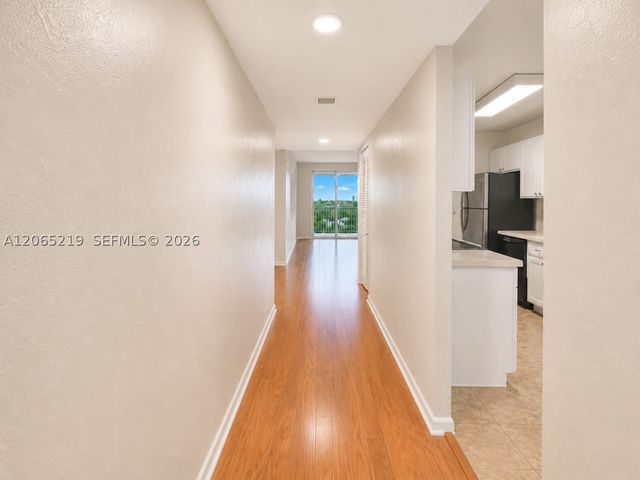 250 Jacaranda Dr 805, Plantation, FL 33324