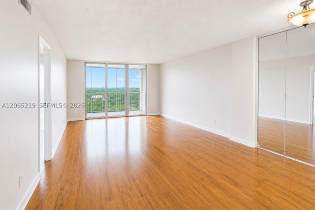 250 Jacaranda Dr 805, Plantation, FL 33324