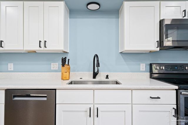 4844 Huron Dr, Pensacola, FL 32507